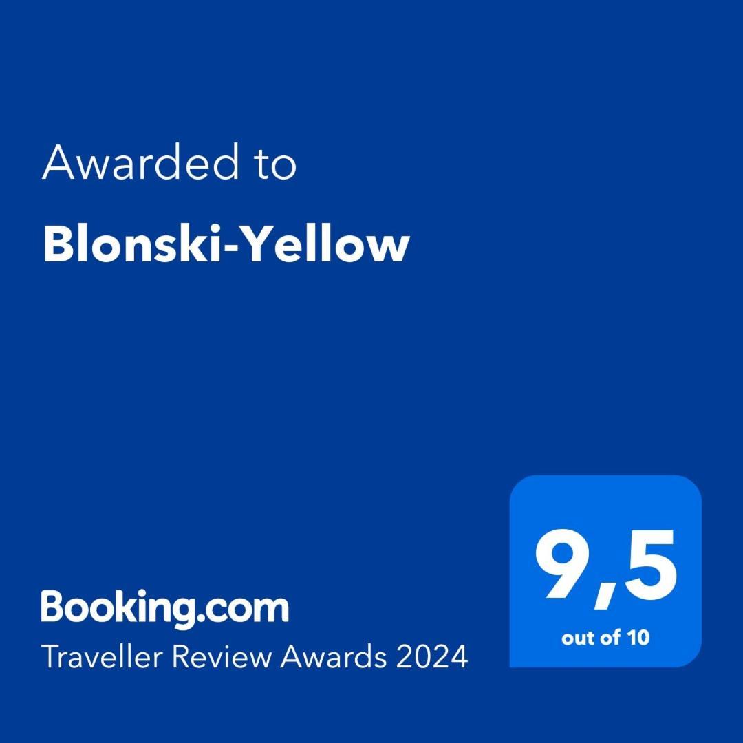Blonski-Yellow Malaga Exterior photo